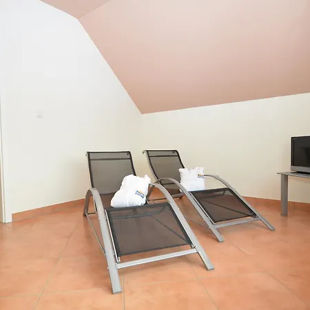 شقة Strandhus - Apt. 01 *